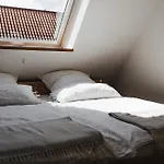 Skippers Apart Otel