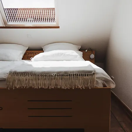 Skippers מלון דירות 4*