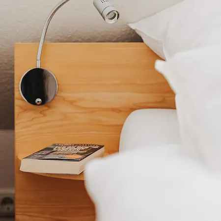 מלון דירות Skippers 4*