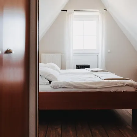 מלון דירות Skippers 4*