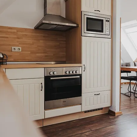 מלון דירות Skippers 4*